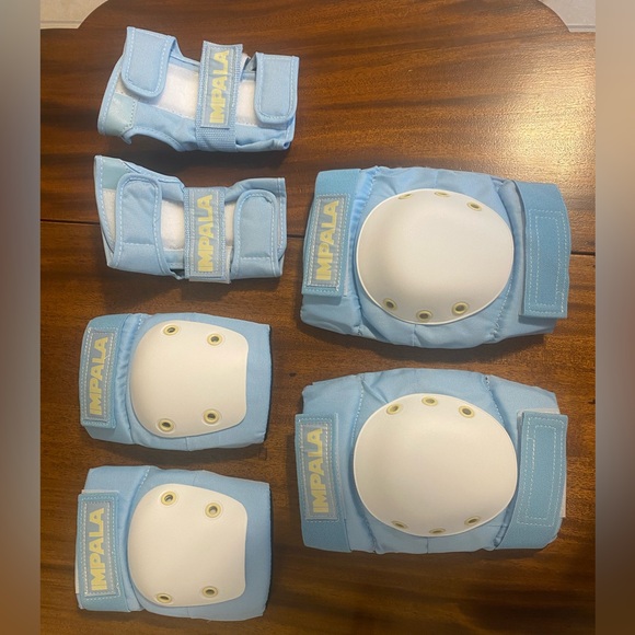 Women’s Roller Skates - Pink and Black and Impala
Accessories - Picture 6 of 6